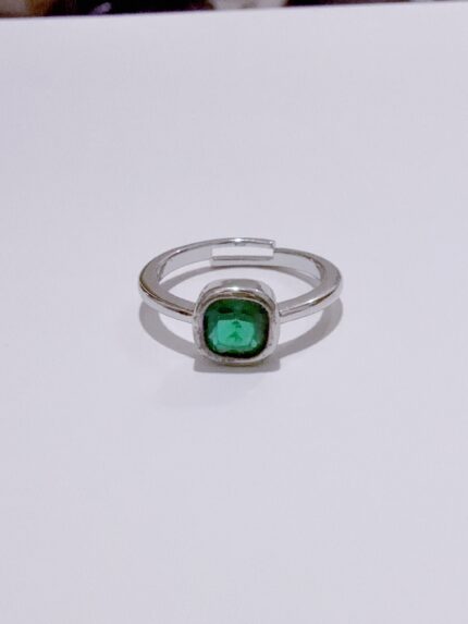 Pack X 1 anillo de forma cuadrada con color surtidos
