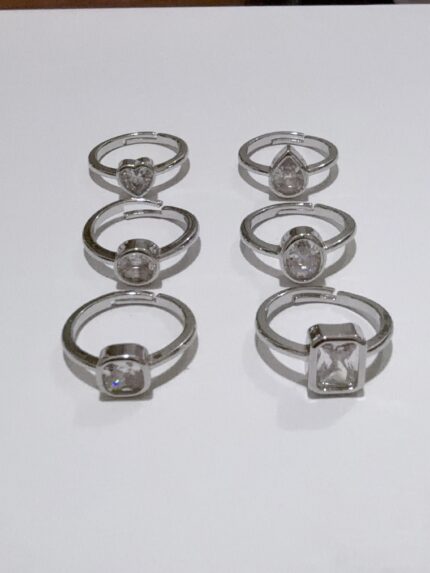 Pack X 1 anillo de forma surtidos color transparente