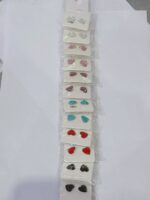 Pack X 12 pares Aros Acero Quirúrgico Plateado de forma corazón con strass - 图片 3